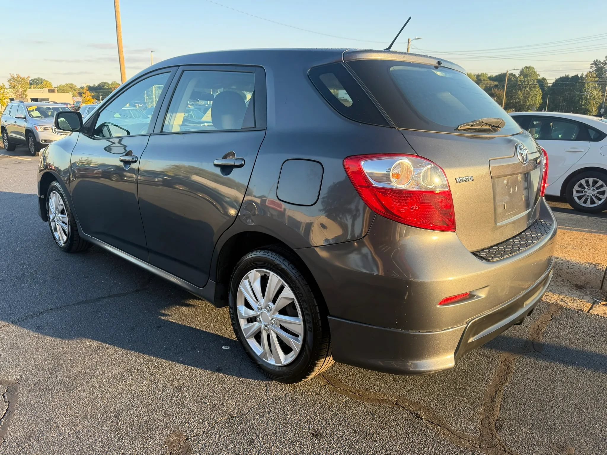 Used 2009 Toyota Matrix S w/ All Weather Guard Pkg FWD image 5