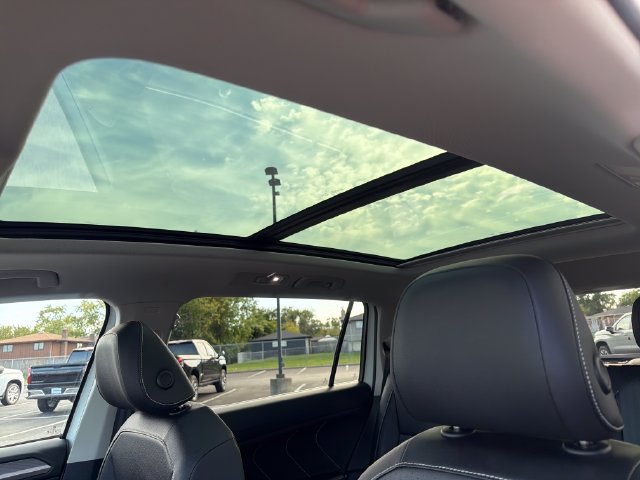 Used 2023 Volkswagen Tiguan SE w/ Panoramic Sunroof Package AWD/4WD image 24