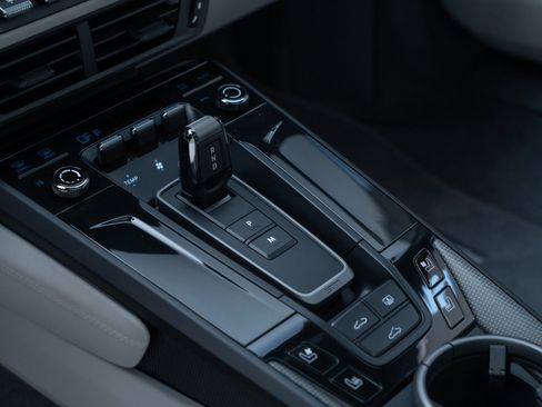 Used 2025 Porsche 911 Carrera 4 GTS image 29