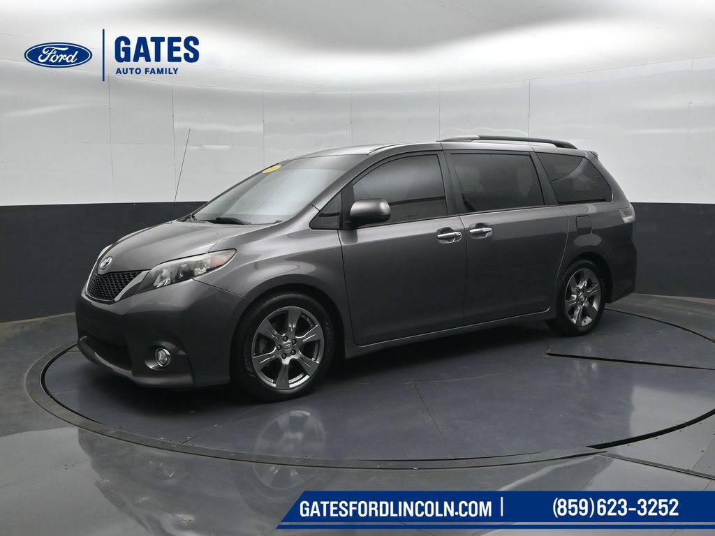 Used 2014 Toyota Sienna SE FWD image 6