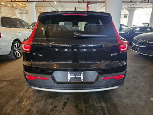 Certified 2024 Volvo XC40 B5 Plus w/ Climate Package AWD/4WD image 2