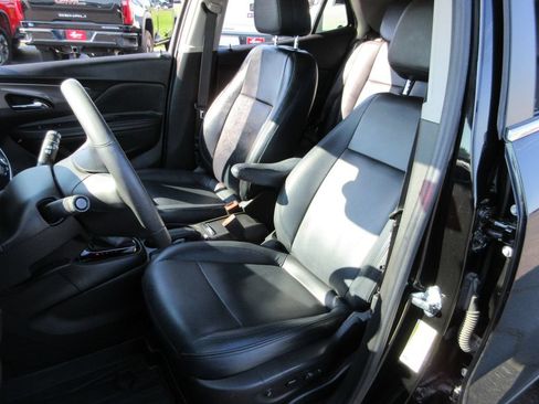 Certified 2022 Buick Encore Preferred w/ Safety Package AWD/4WD image 19