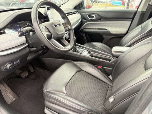 Used 2022 Jeep Compass Latitude image 12