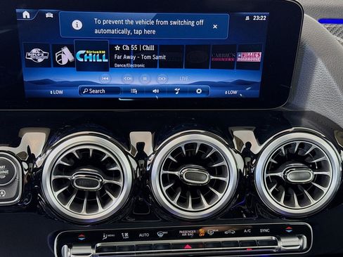 New 2025 Mercedes-Benz GLA 35 AMG 4MATIC image 14