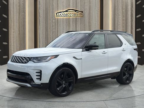 Used 2023 Land Rover Discovery Metropolitan Edition AWD/4WD image 3