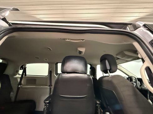 Used 2016 Dodge Grand Caravan SE w/ Quick Order Package 29E SE FWD image 19