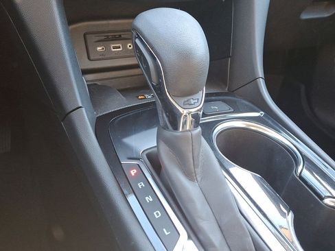 Certified 2022 Chevrolet Equinox Premier w/ LPO, Floor Liner Package image 12