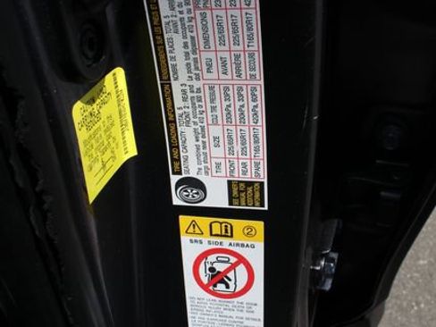 Used 2017 Toyota RAV4 XLE w/ Carpet Mat Package FWD image 21