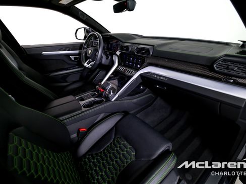 Used 2020 Lamborghini Urus image 29
