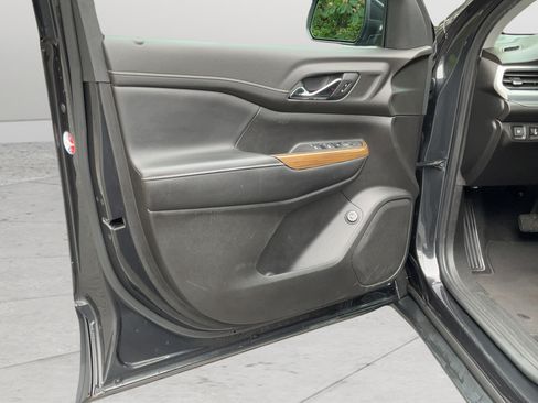 Certified 2020 GMC Acadia SLE w/ Driver Convenience Package FWD image 11