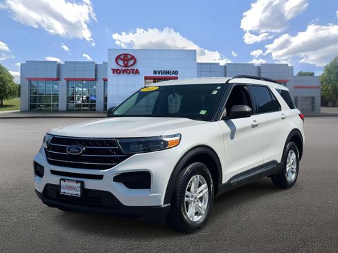 Used 2022 Ford Explorer XLT AWD/4WD image 1