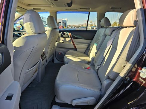 Used 2013 Toyota Highlander Limited AWD/4WD image 17