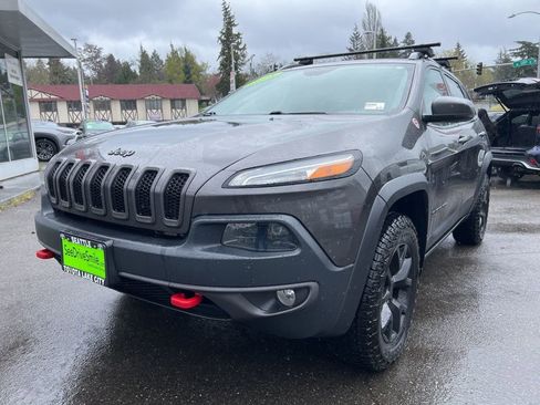 Used 2018 Jeep Cherokee Trailhawk image 7