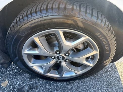 Used 2020 Kia Sorento SX image 9