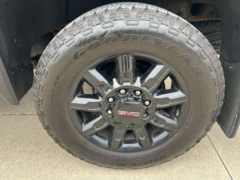 Used 2024 GMC Sierra 2500 AT4 w/ Technology Package AWD/4WD image 35