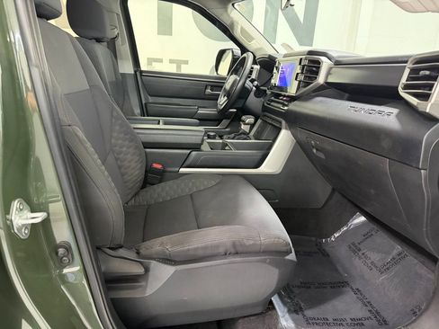 Used 2022 Toyota Tundra SR5 w/ SR5 Convenience Package AWD/4WD image 28