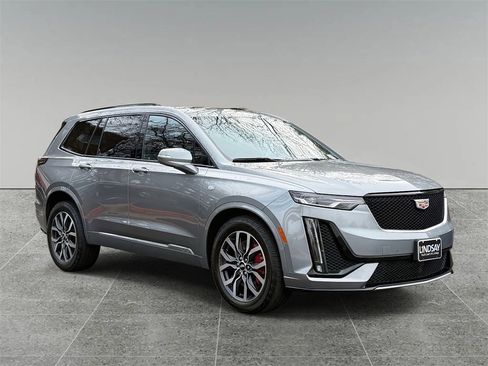 Used 2023 Cadillac XT6 Sport image 9