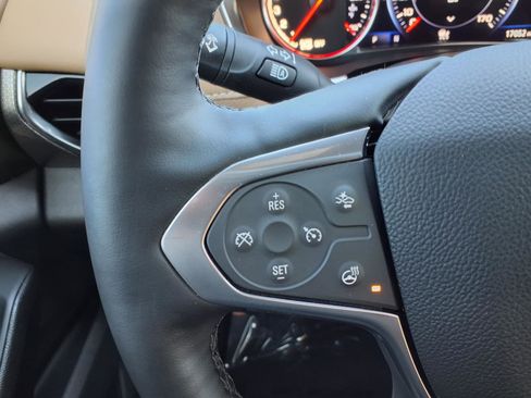 Used 2023 Chevrolet Traverse Premier image 13