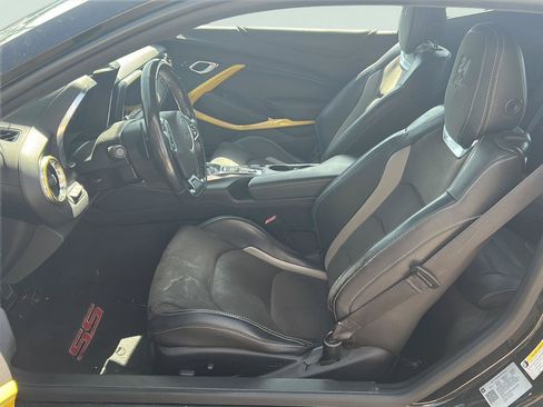 Used 2020 Chevrolet Camaro SS RWD image 7