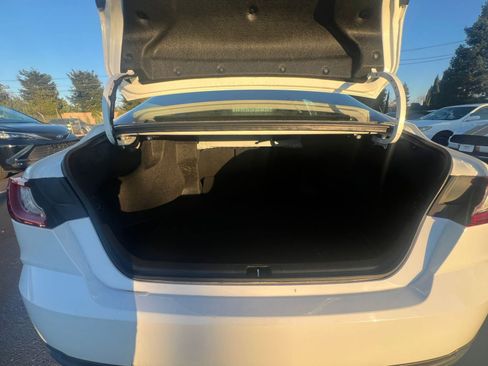 Used 2025 Toyota Camry LE image 31