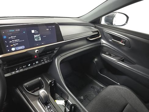 Used 2024 Toyota Crown XLE image 25