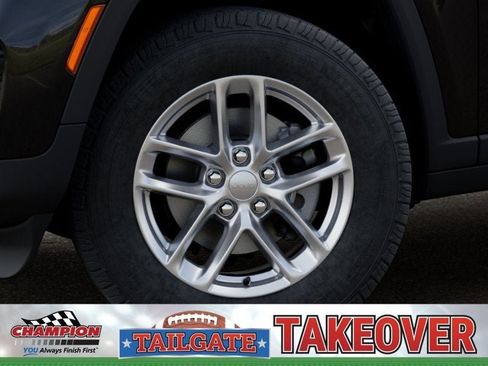 New 2026 Jeep Grand Cherokee Laredo AWD/4WD image 8