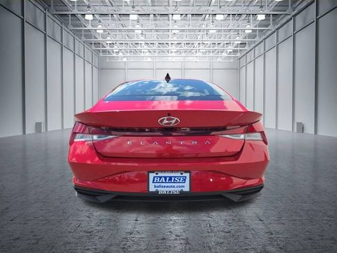 Used 2023 Hyundai Elantra SEL w/ Convenience Package FWD image 4