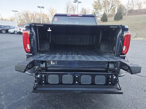 Used 2023 GMC Sierra 1500 SLT w/ SLT Premium Plus Package image 19