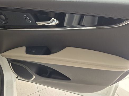 Used 2023 Lincoln Nautilus Reserve w/ Equipment Group 201A image 3