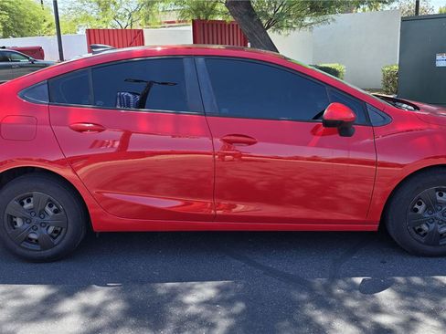 Used 2018 Chevrolet Cruze LS FWD image 4