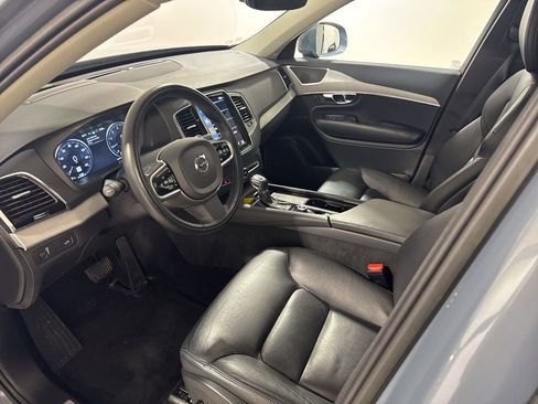 Used 2022 Volvo XC90 T5 Momentum w/ Advanced Package image 18