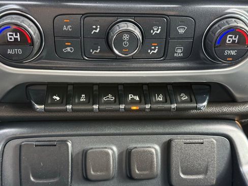 Used 2014 GMC Sierra 1500 SLT w/ SLT Crew Cab Value Package image 47