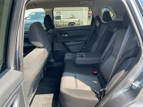 Used 2024 Nissan Rogue SV FWD image 14