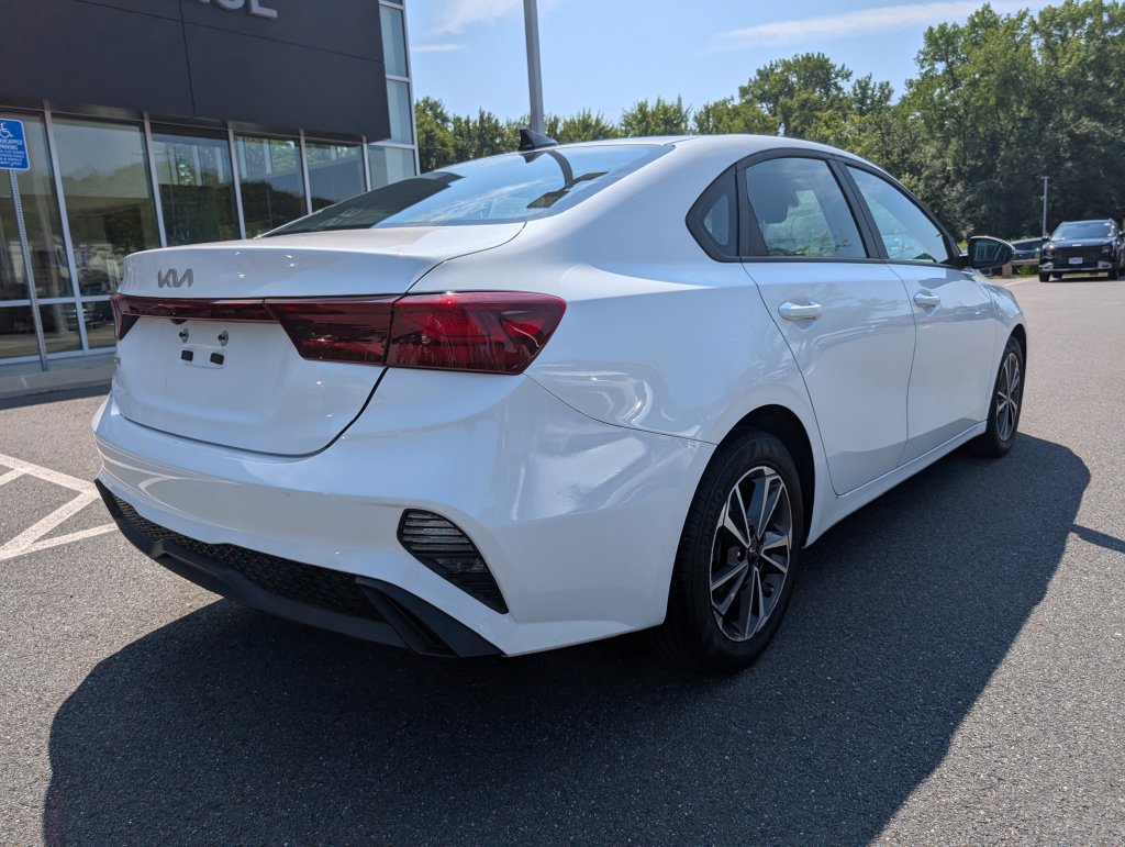 Used 2024 Kia Forte LXS w/ LXS Technology Package FWD image 10