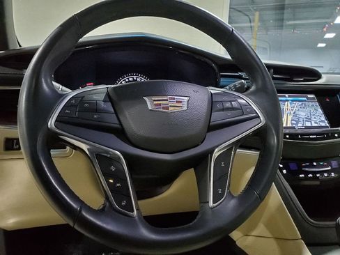 Used 2017 Cadillac XT5 Premium Luxury image 28