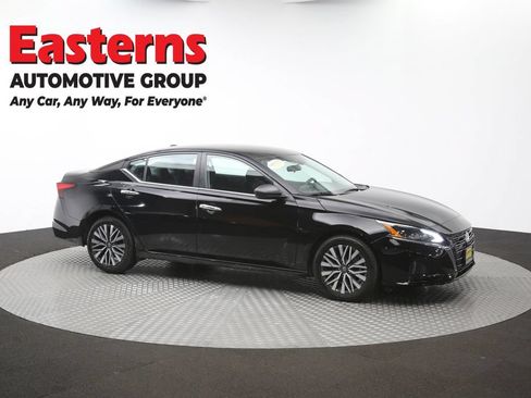 Used 2024 Nissan Altima 2.5 SV FWD image 47
