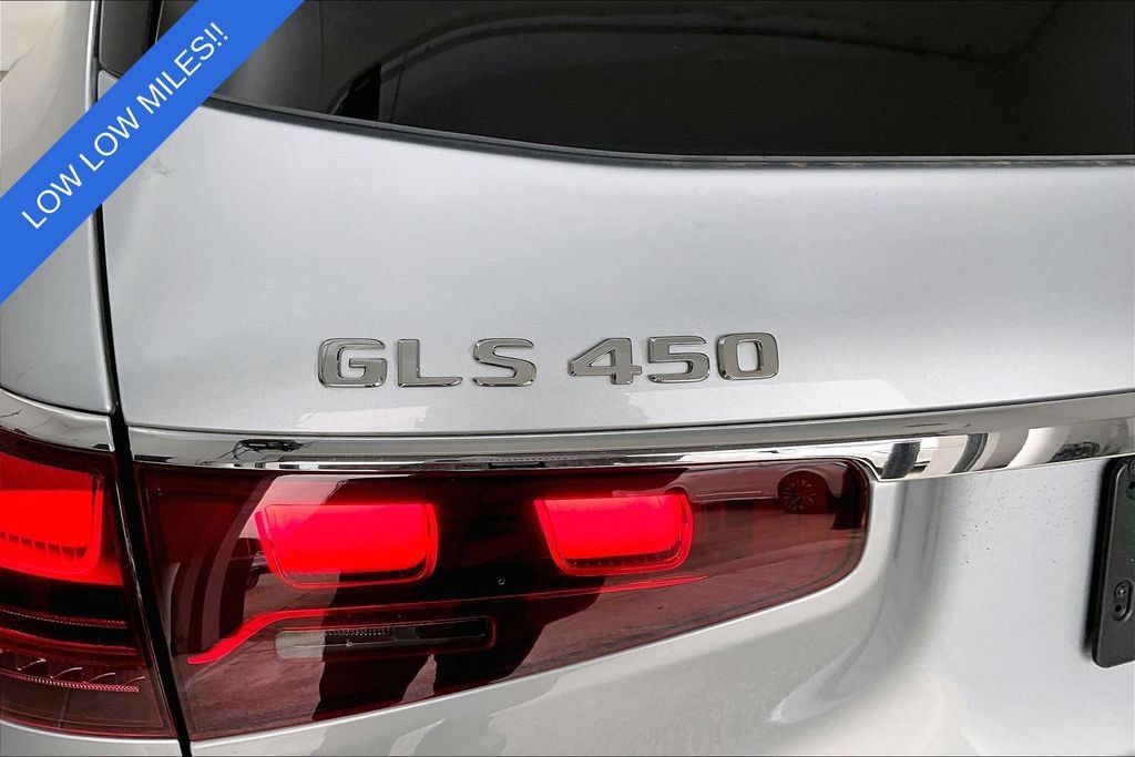 Used 2025 Mercedes-Benz GLS 450 4MATIC image 43