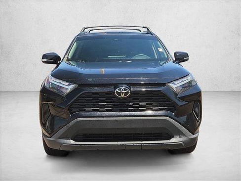 Used 2022 Toyota RAV4 XLE w/ Carpet Mat Package (TMS) FWD image 2