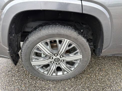 Used 2024 Toyota Sequoia Capstone AWD/4WD image 4