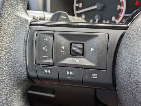 Used 2023 Nissan Rogue SV FWD image 25