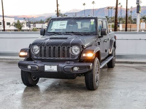 New 2026 Jeep Gladiator Sport AWD/4WD image 4