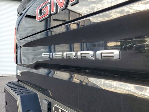 Used 2024 GMC Sierra 1500 AT4 w/ Technology Package AWD/4WD image 7