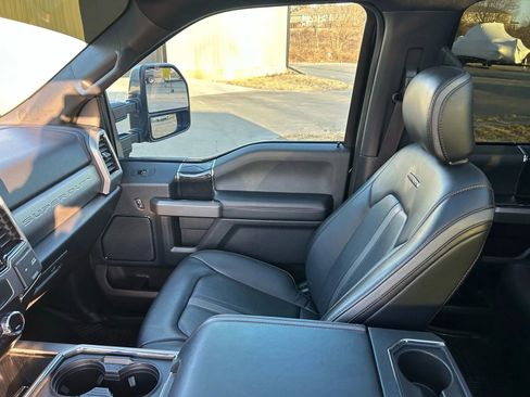 Used 2022 Ford F350 Platinum w/ Tremor Off-Road Package image 17