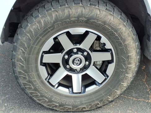 Used 2023 Toyota 4Runner TRD Off-Road Premium w/ Off Road Premium Plus Package AWD/4WD image 9