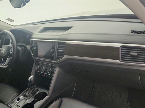 Used 2021 Volkswagen Atlas SE image 30