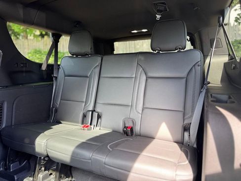 Used 2022 GMC Yukon XL Denali w/ Denali Premium Package AWD/4WD image 25