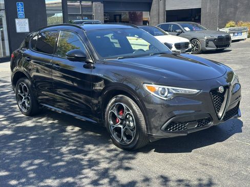 Used 2023 Alfa Romeo Stelvio Veloce AWD/4WD image 7