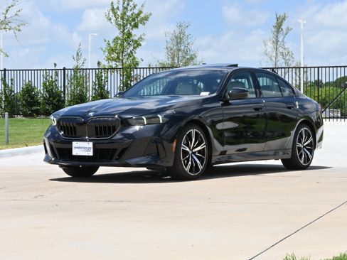 Used 2026 BMW 540i xDrive w/ M Sport Package AWD/4WD image 5