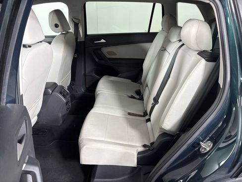 Used 2019 Volkswagen Tiguan SE w/ Panoramic Sunroof Package FWD image 30