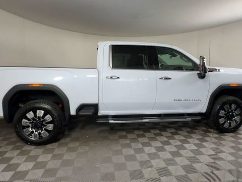 New 2026 GMC Sierra 2500 Denali w/ Denali Reserve Package AWD/4WD image 11